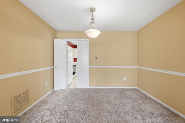9937 WHITEWATER DR, Burke, VA 22015