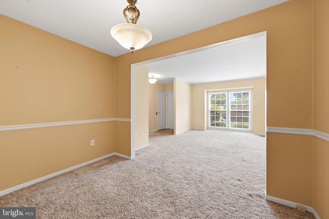 9937 WHITEWATER DR, Burke, VA 22015