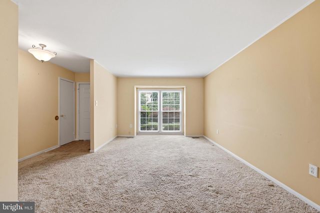 9937 WHITEWATER DR, Burke, VA 22015