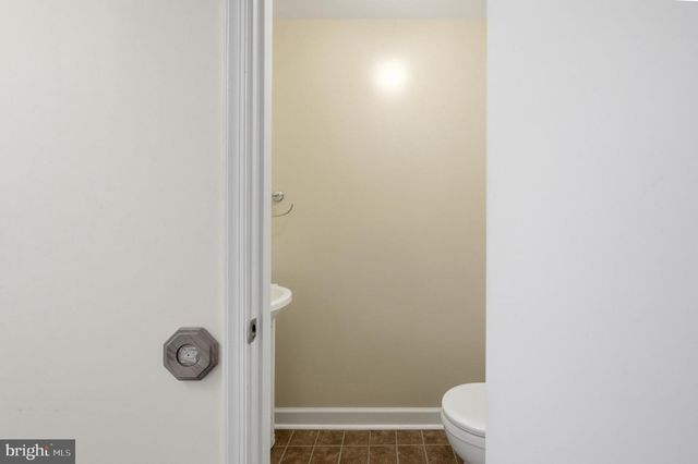 9937 WHITEWATER DR, Burke, VA 22015