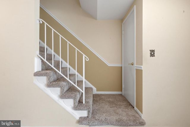 9937 WHITEWATER DR, Burke, VA 22015
