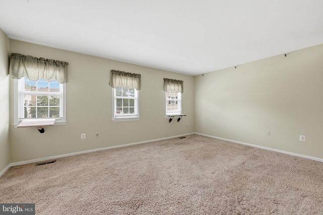9937 WHITEWATER DR, Burke, VA 22015