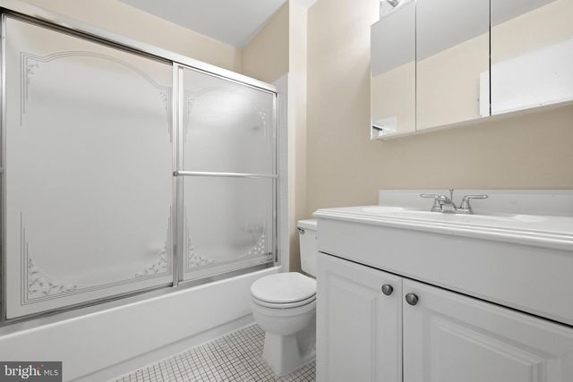 9937 WHITEWATER DR, Burke, VA 22015