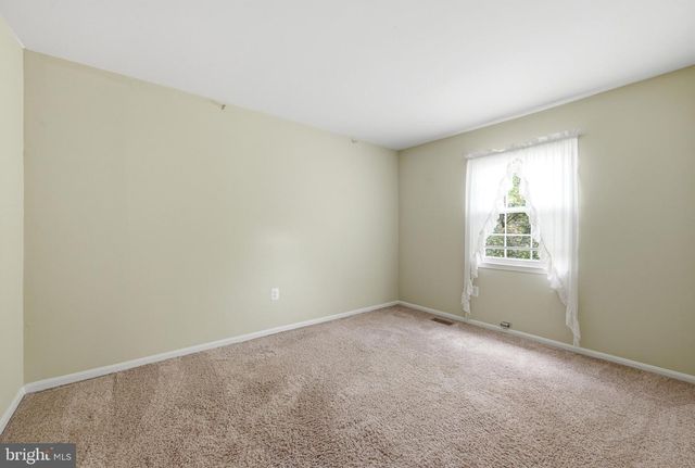 9937 WHITEWATER DR, Burke, VA 22015