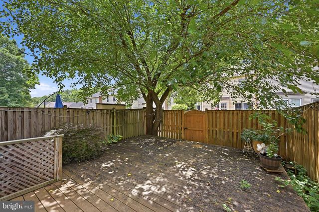 9937 WHITEWATER DR, Burke, VA 22015
