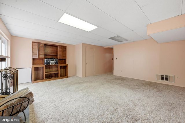 9937 WHITEWATER DR, Burke, VA 22015