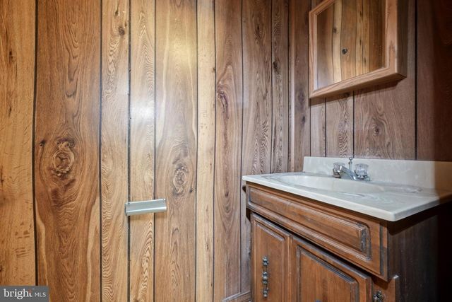 9937 WHITEWATER DR, Burke, VA 22015