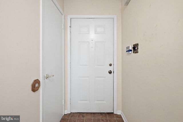 9937 WHITEWATER DR, Burke, VA 22015