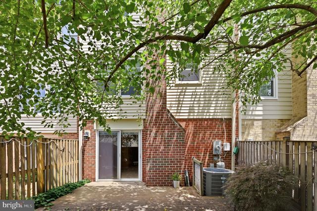 9937 WHITEWATER DR, Burke, VA 22015