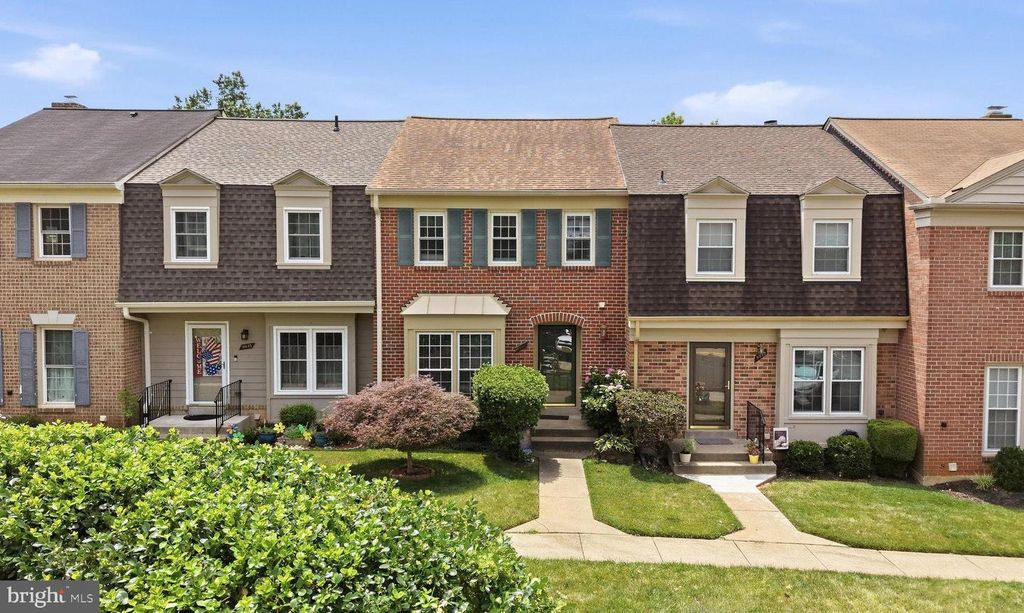 9937 WHITEWATER DR, Burke, VA 22015