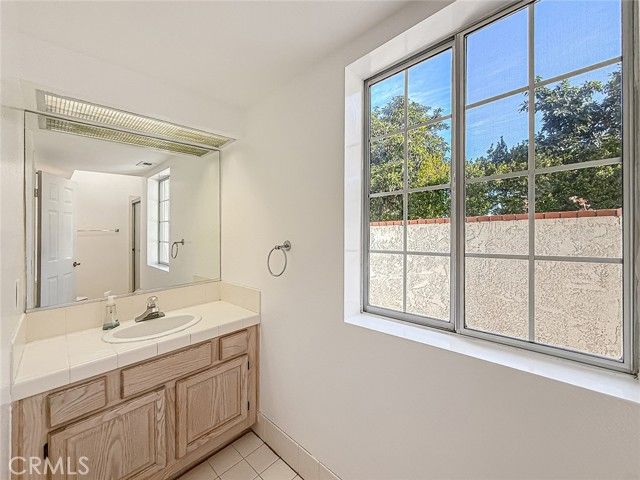 206 Camino Cortina, Camarillo, CA 93010