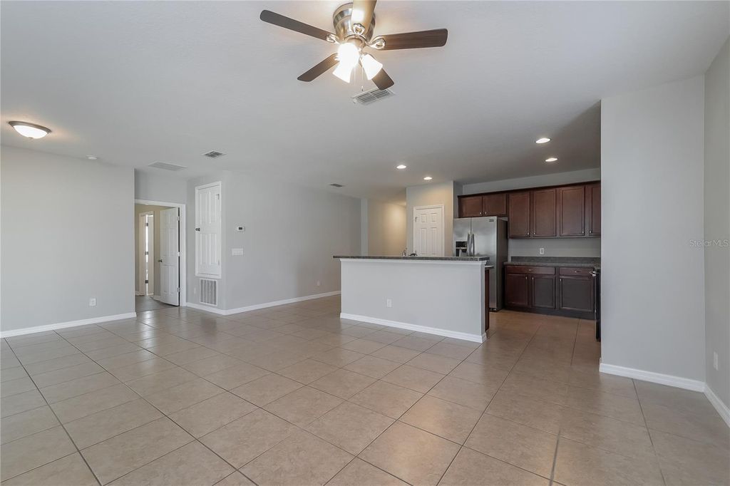 Image 2 of property listing at 122 VITORIA ROAD, Davenport, FL 33837