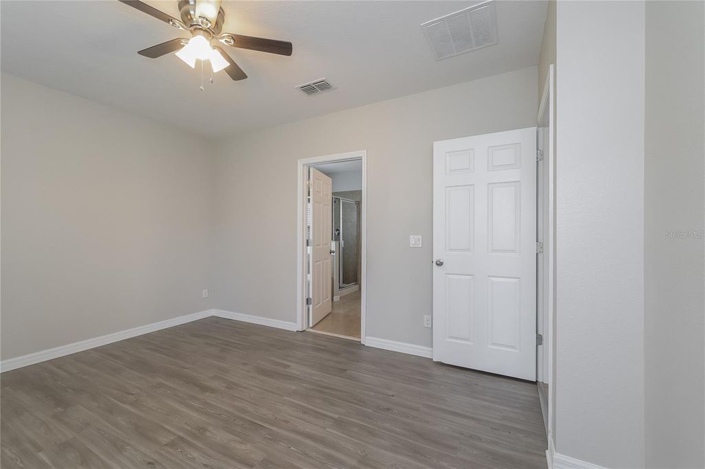 Image 12 of property listing at 122 VITORIA ROAD, Davenport, FL 33837