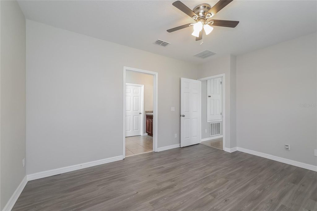 Image 13 of property listing at 122 VITORIA ROAD, Davenport, FL 33837
