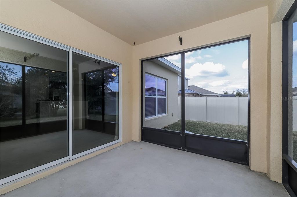 Image 14 of property listing at 122 VITORIA ROAD, Davenport, FL 33837