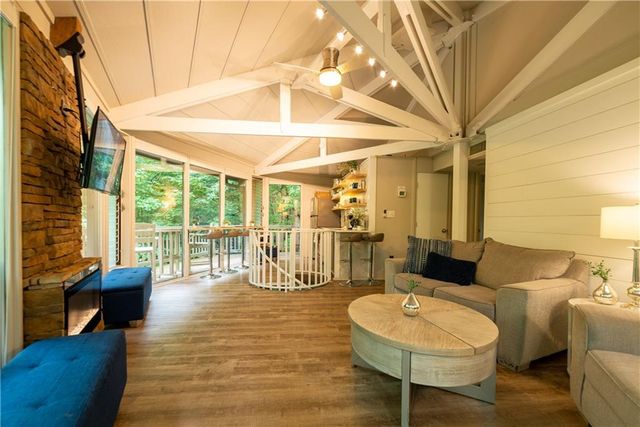 40 Treetopper Lane, Jasper, GA 30143