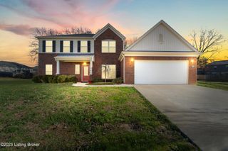 316 Merlot Ct, Vine Grove, KY 40175