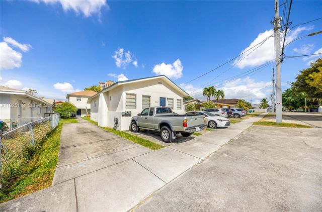 3269 SW 23rd Ter, Miami, FL 33145