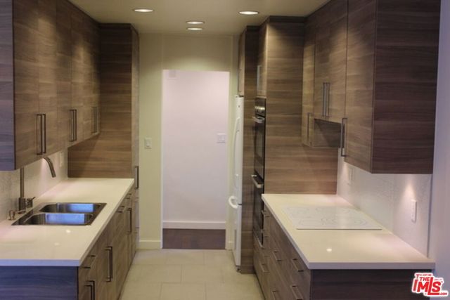 11044 OPHIR Drive 401, Los Angeles, CA 90024