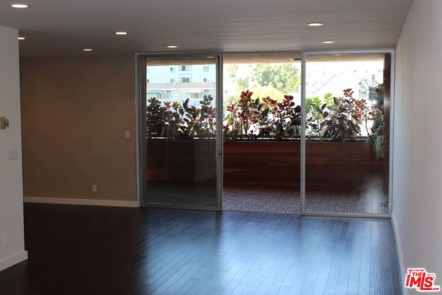 11044 OPHIR Drive 401, Los Angeles, CA 90024