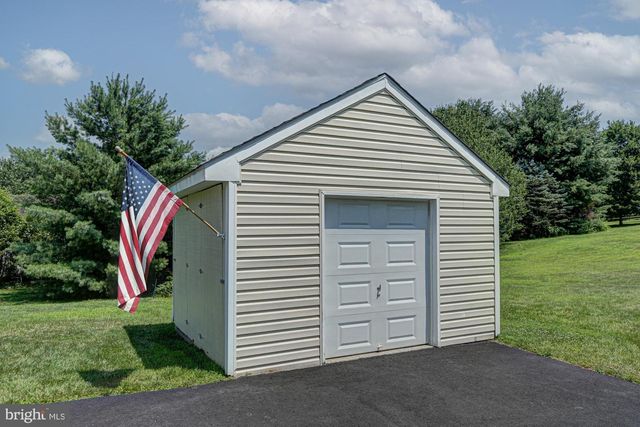 17 NOTTINGHAM DR, West Grove, PA 19390