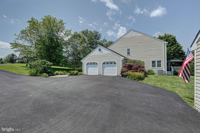17 NOTTINGHAM DR, West Grove, PA 19390