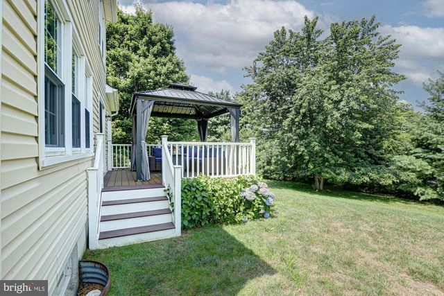 17 NOTTINGHAM DR, West Grove, PA 19390