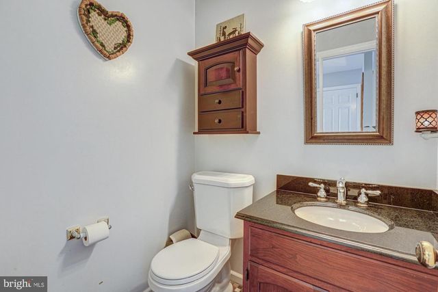 17 NOTTINGHAM DR, West Grove, PA 19390