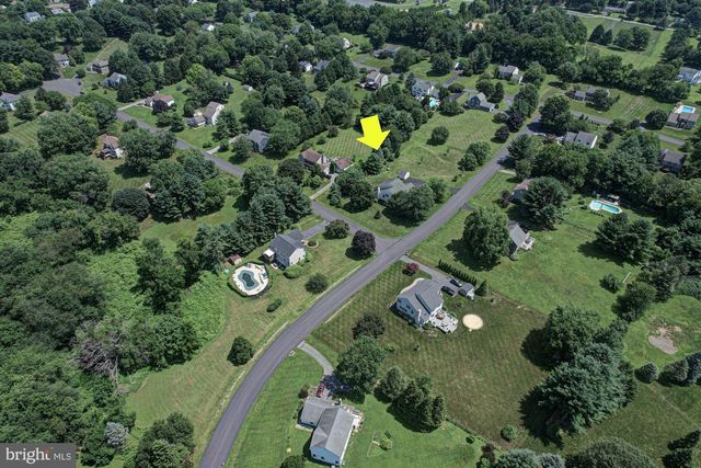 17 NOTTINGHAM DR, West Grove, PA 19390