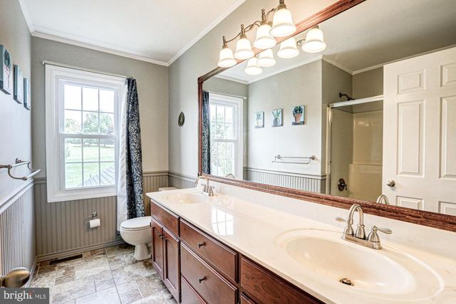 17 NOTTINGHAM DR, West Grove, PA 19390
