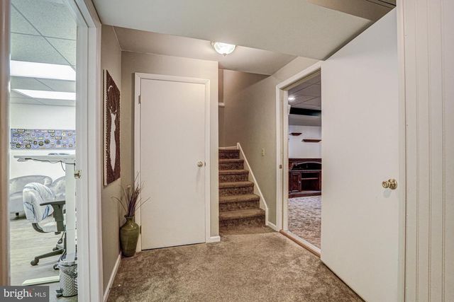 17 NOTTINGHAM DR, West Grove, PA 19390