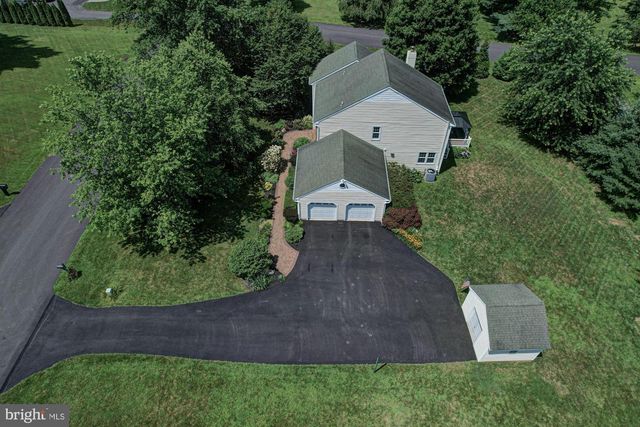 17 NOTTINGHAM DR, West Grove, PA 19390