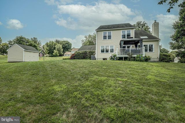 17 NOTTINGHAM DR, West Grove, PA 19390