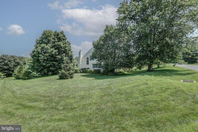 17 NOTTINGHAM DR, West Grove, PA 19390