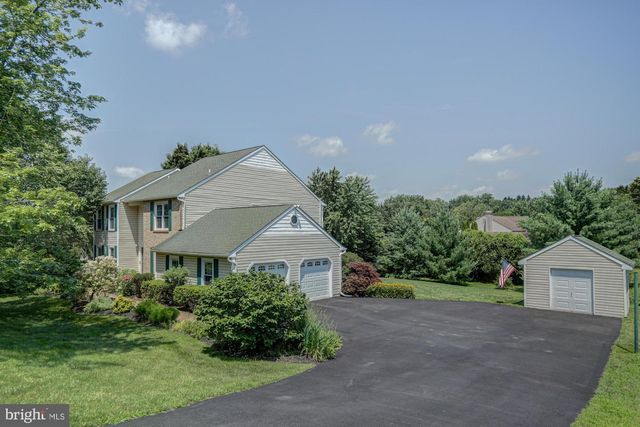 17 NOTTINGHAM DR, West Grove, PA 19390