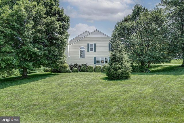 17 NOTTINGHAM DR, West Grove, PA 19390