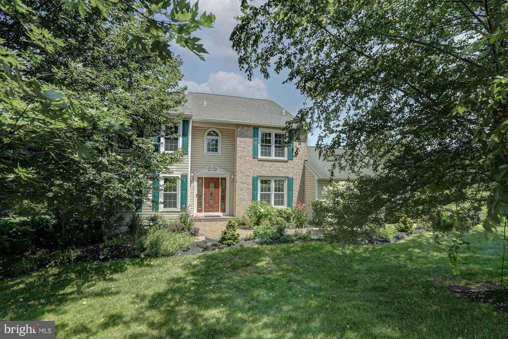 17 NOTTINGHAM DR, West Grove, PA 19390