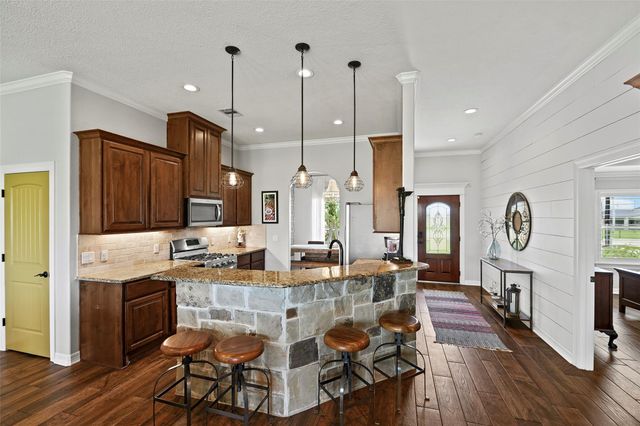 5649 Pioneer Trail, Sealy, TX 77474