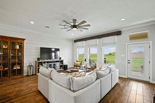5649 Pioneer Trail, Sealy, TX 77474