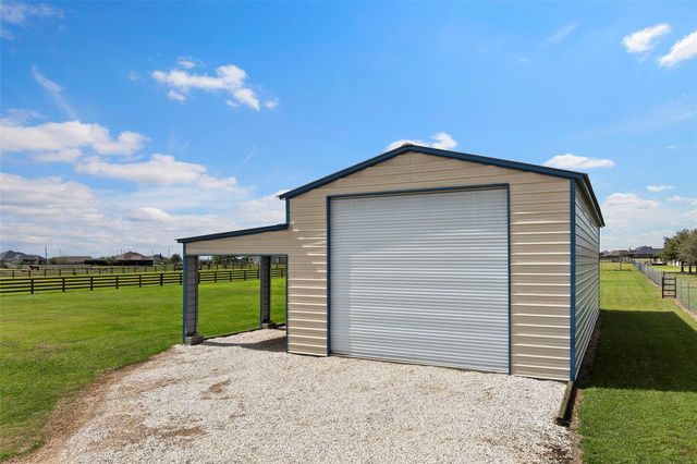 5649 Pioneer Trail, Sealy, TX 77474