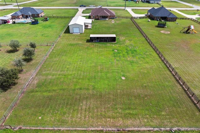 5649 Pioneer Trail, Sealy, TX 77474