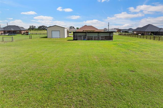 5649 Pioneer Trail, Sealy, TX 77474