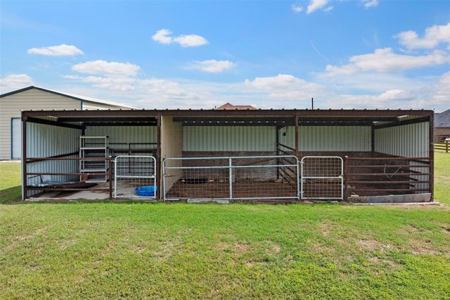 5649 Pioneer Trail, Sealy, TX 77474