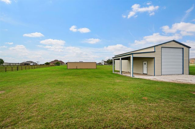 5649 Pioneer Trail, Sealy, TX 77474