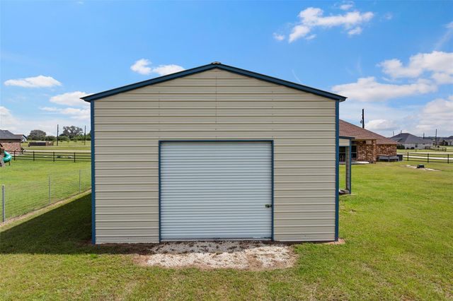 5649 Pioneer Trail, Sealy, TX 77474