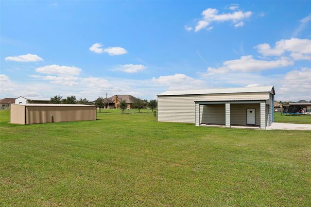 5649 Pioneer Trail, Sealy, TX 77474