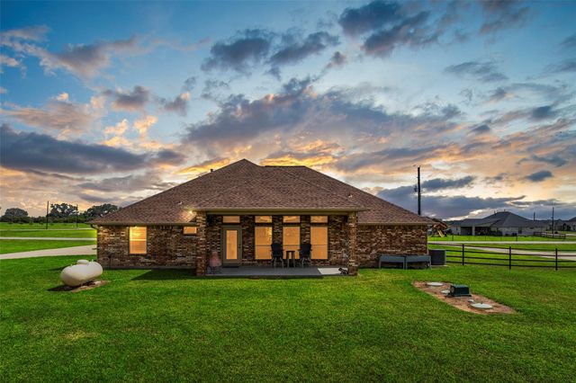 5649 Pioneer Trail, Sealy, TX 77474