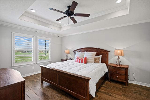 5649 Pioneer Trail, Sealy, TX 77474