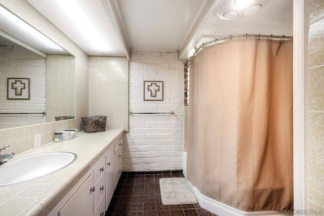 820 Birch Avenue, Escondido, CA 92027