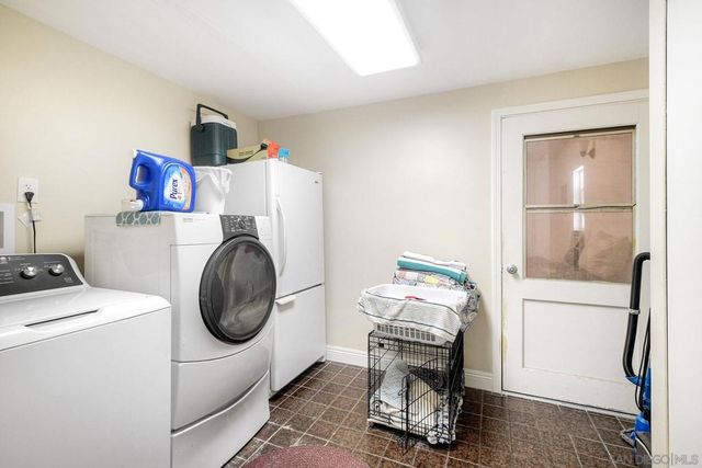 820 Birch Avenue, Escondido, CA 92027